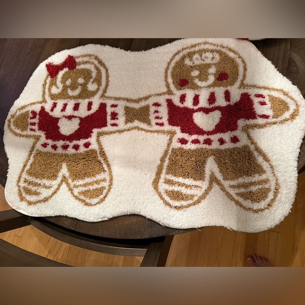 Holiday Gingerbread Couple Rug - White, Brown & Red